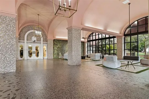 5225 Collins Avenue Miami Beach FL 33140