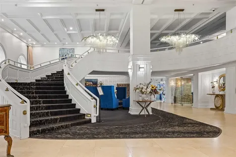 5225 Collins Avenue Miami Beach FL 33140