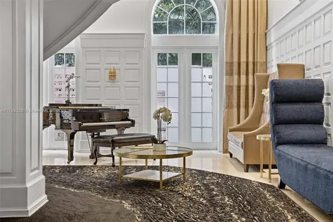 5225 Collins Avenue Miami Beach FL 33140