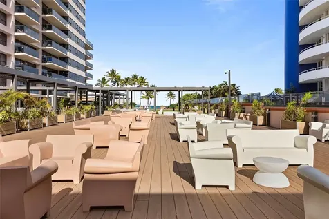 5225 Collins Avenue Miami Beach FL 33140