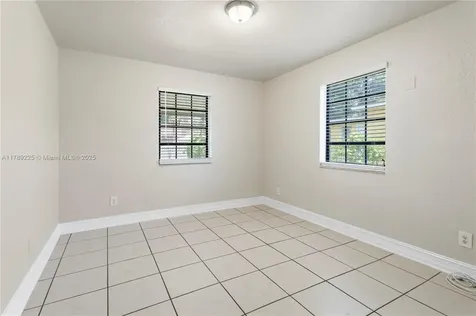 3171 NW 48th Street Miami FL 33142
