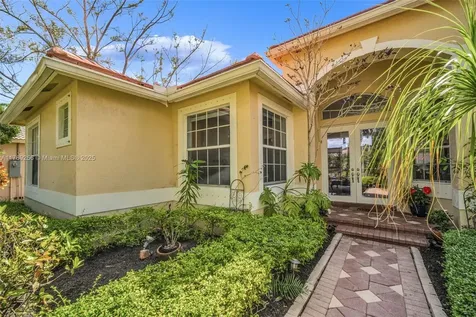 3739 Oak Ridge Circle Weston FL 33331