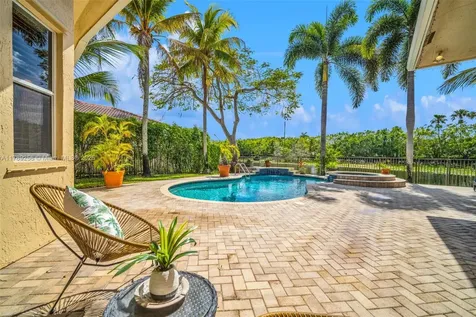 3739 Oak Ridge Circle Weston FL 33331