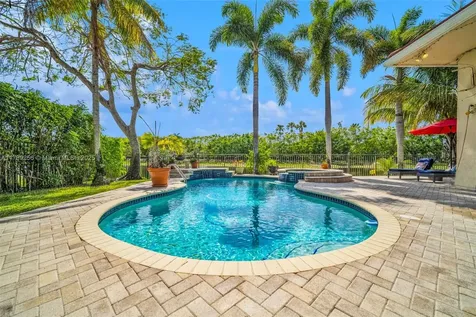 3739 Oak Ridge Circle Weston FL 33331