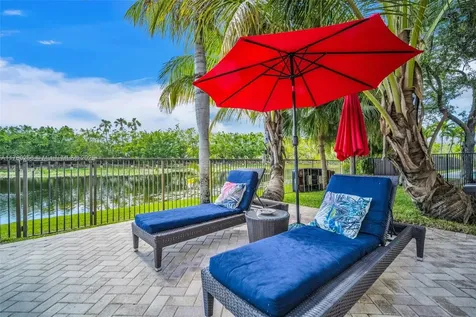 3739 Oak Ridge Circle Weston FL 33331