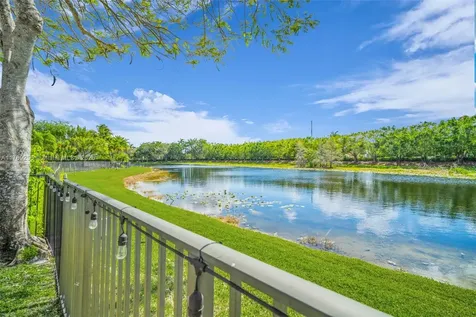 3739 Oak Ridge Circle Weston FL 33331