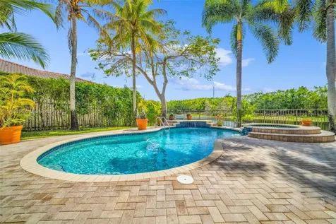 3739 Oak Ridge Circle Weston FL 33331