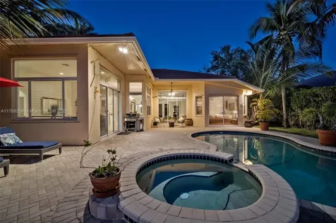 3739 Oak Ridge Circle Weston FL 33331