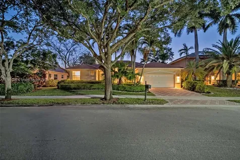 3739 Oak Ridge Circle Weston FL 33331