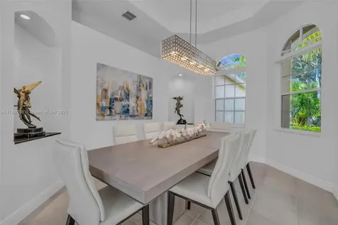 3739 Oak Ridge Circle Weston FL 33331