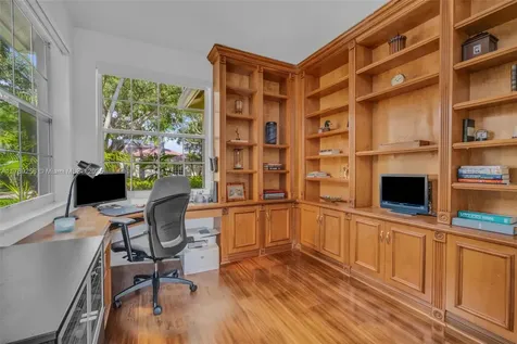 3739 Oak Ridge Circle Weston FL 33331