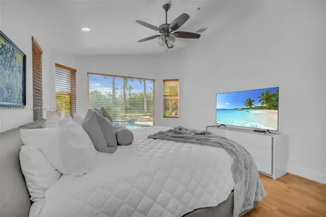 3739 Oak Ridge Circle Weston FL 33331
