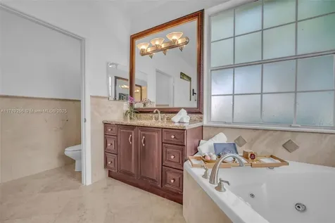 3739 Oak Ridge Circle Weston FL 33331