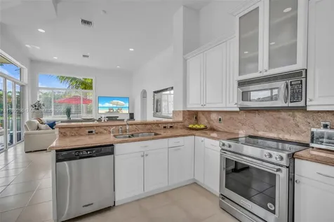 3739 Oak Ridge Circle Weston FL 33331
