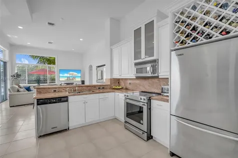 3739 Oak Ridge Circle Weston FL 33331