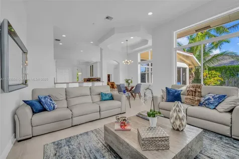 3739 Oak Ridge Circle Weston FL 33331