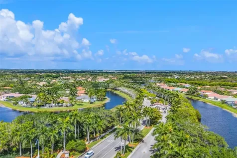 3739 Oak Ridge Circle Weston FL 33331