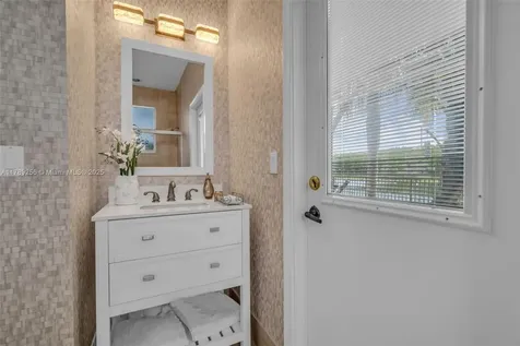 3739 Oak Ridge Circle Weston FL 33331