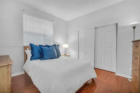 3739 Oak Ridge Circle Weston FL 33331