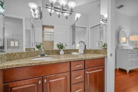 3739 Oak Ridge Circle Weston FL 33331