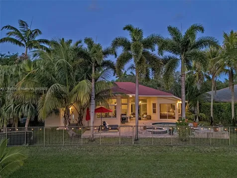3739 Oak Ridge Circle Weston FL 33331