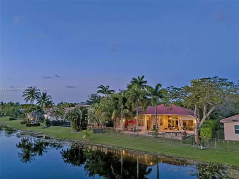 3739 Oak Ridge Circle Weston FL 33331