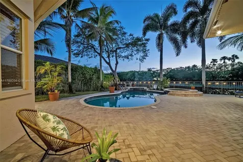3739 Oak Ridge Circle Weston FL 33331