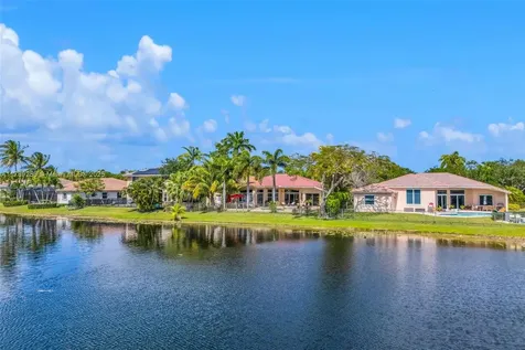 3739 Oak Ridge Circle Weston FL 33331