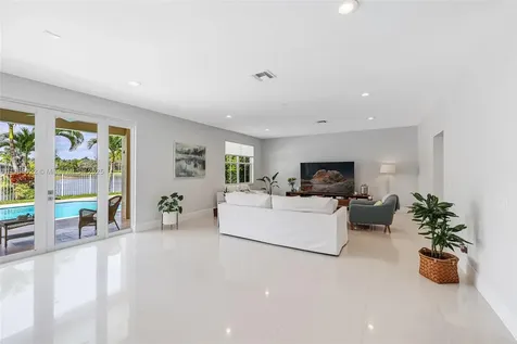 1092 Lavender Circle Weston FL 33327