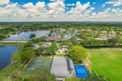 1092 Lavender Circle Weston FL 33327