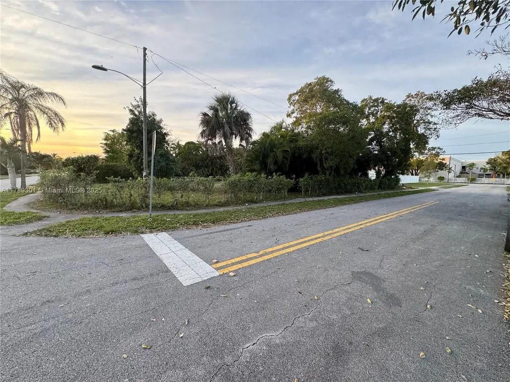 1595 NE 182nd Street North Miami Beach FL 33162