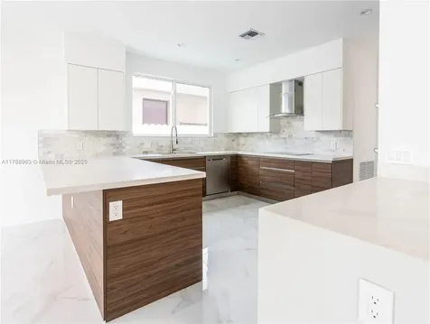 910 SW 24th Road Miami FL 33129