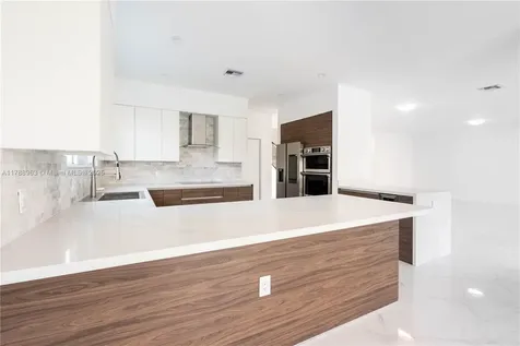 910 SW 24th Road Miami FL 33129