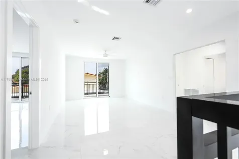 910 SW 24th Road Miami FL 33129
