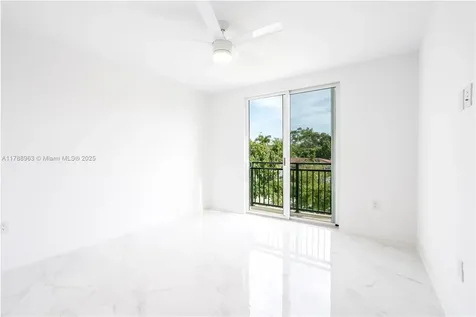 910 SW 24th Road Miami FL 33129