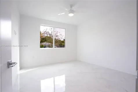 910 SW 24th Road Miami FL 33129