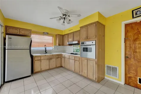 1032 SW 11th Street Boca Raton FL 33486