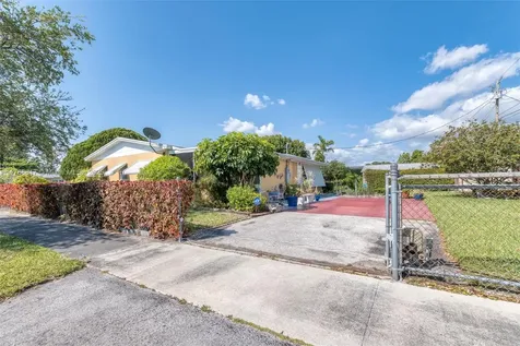 10005 Nicaragua Drive Cutler Bay FL 33189