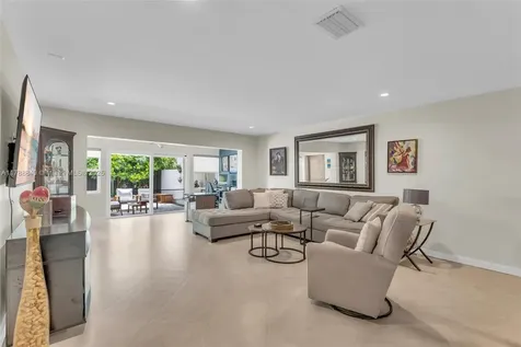 8735 SW 113th Court Miami FL 33173