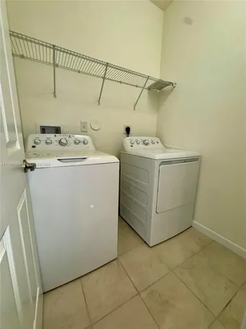 6532 S Anise Court Davie FL 33314