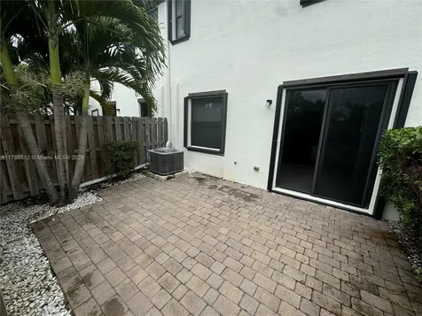 6532 S Anise Court Davie FL 33314