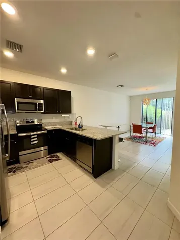 6532 S Anise Court Davie FL 33314