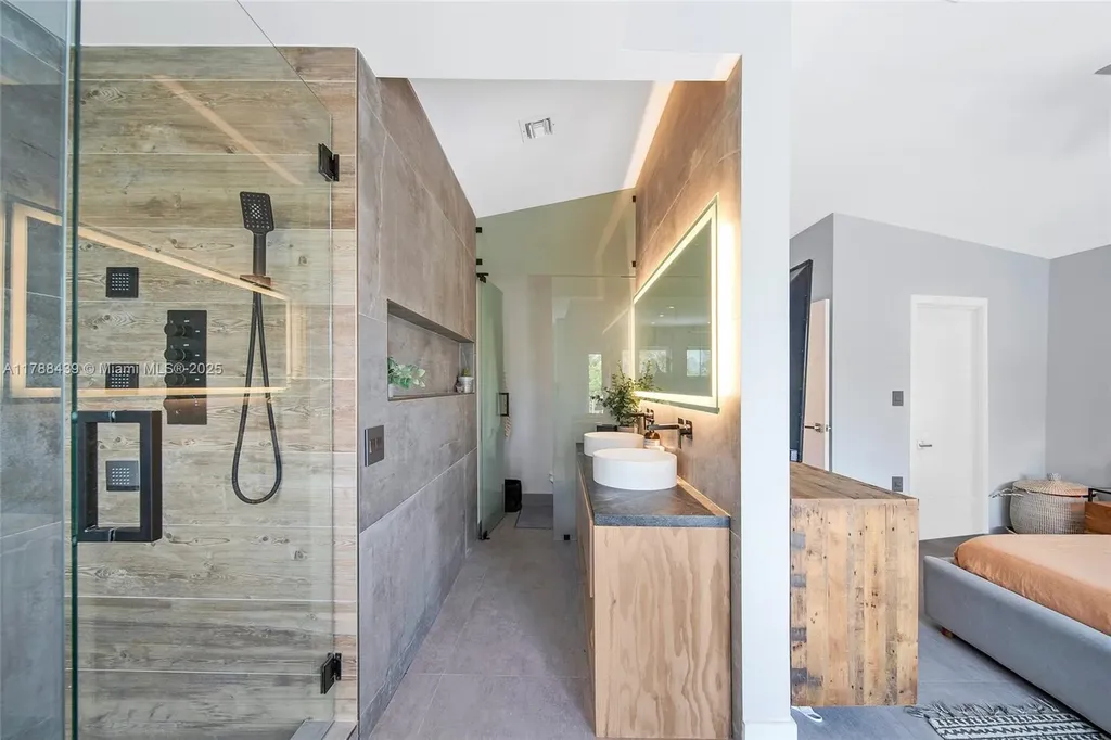 381 Franklin Street Hollywood FL 33019