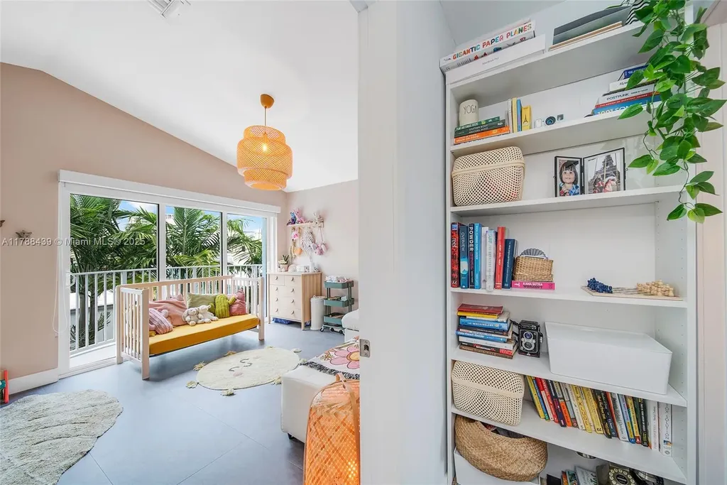 381 Franklin Street Hollywood FL 33019