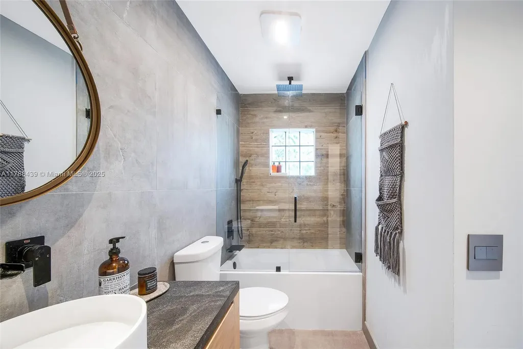 381 Franklin Street Hollywood FL 33019