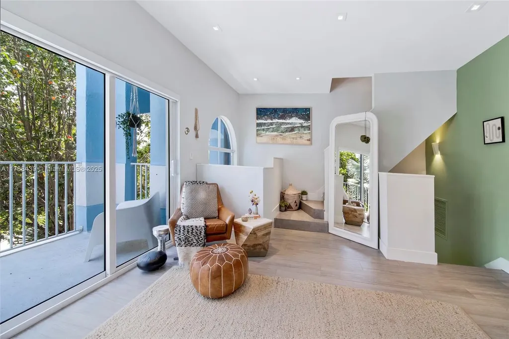 381 Franklin Street Hollywood FL 33019