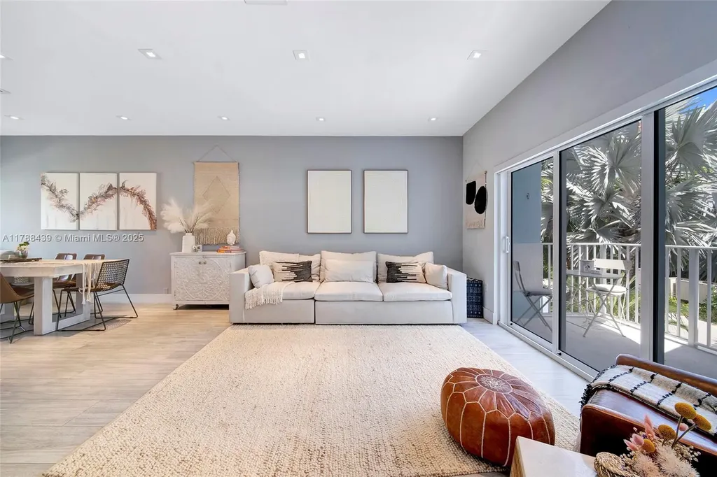 381 Franklin Street Hollywood FL 33019