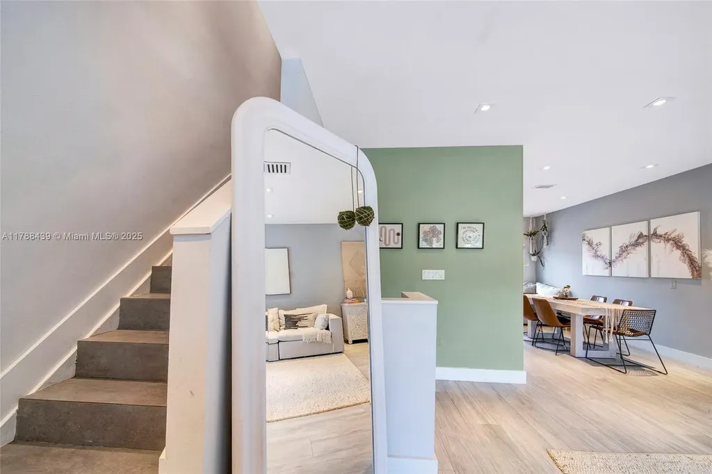 381 Franklin Street Hollywood FL 33019