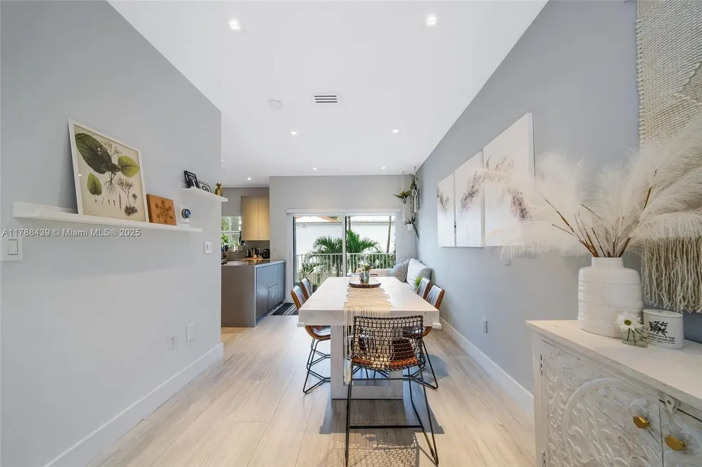 381 Franklin Street Hollywood FL 33019