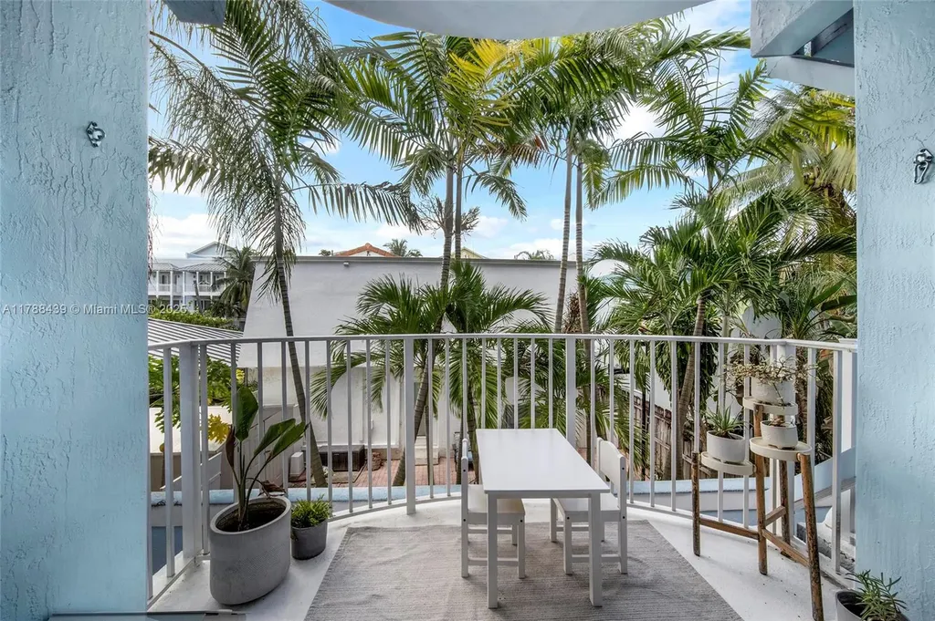 381 Franklin Street Hollywood FL 33019